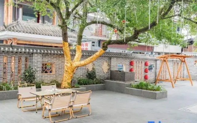 Mount Emei Jiuyue Homestay (Emeishan Scenic Area Zero Kilometer Branch)