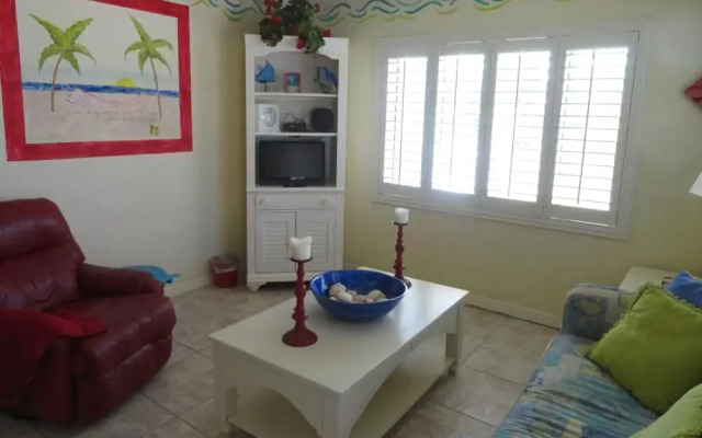 AM Beach Place Unit 6