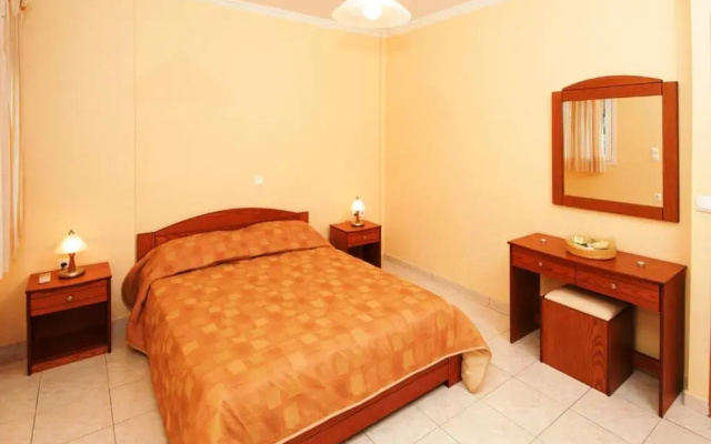 Mari-Christi Apartments