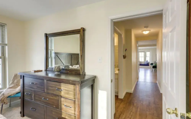 Cozy Delafield Apartment - Walk to Lake!