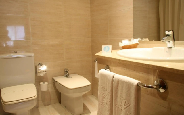 Ipanema Hotel by gaiarooms