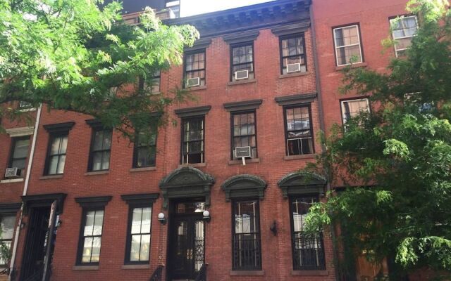 Отель Chelsea Mews Guest House США, Нью-Йорк - отзывы, цены и фото номеров - забронировать отель Chelsea Mews Guest House онлайн вид на фасад