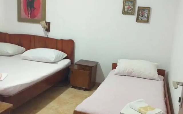 Apartment Antica Ground Floor Sleeps 5