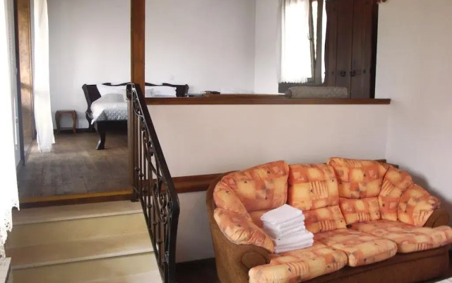 Guest House Black Lom
