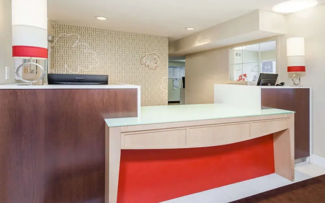 Hawthorn Suites by Wyndham Detroit Auburn Hills