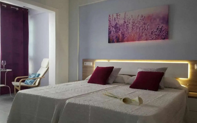 Apartamento con Terraza y Piscina C