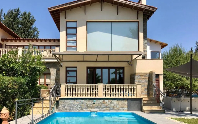 3 Bed Villa with Private Pool