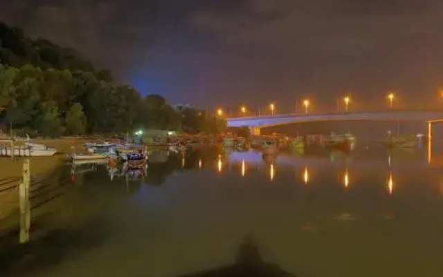 Riverbank 101 Dungun
