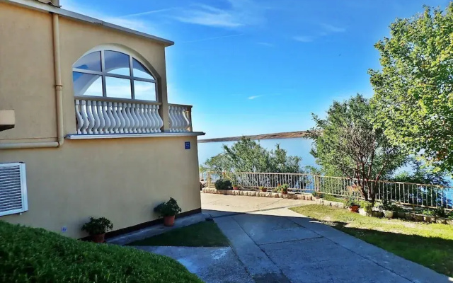 2-br Seaview Apartment in Baric Draga