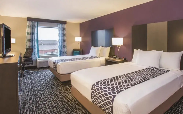 La Quinta Inn & Suites Pontoon Beach