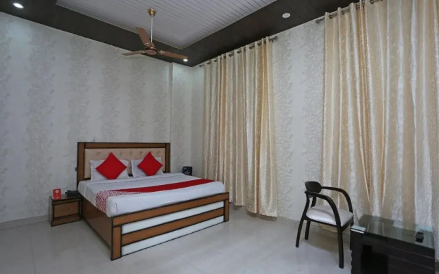 Hotel Sudhir by OYO Rooms