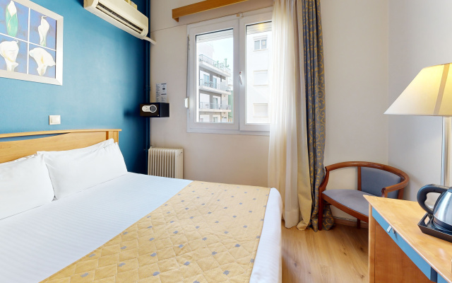 Lucy Hotel