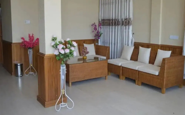 Kayah Golden Hill Hotel