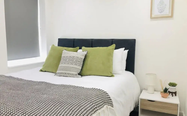 Shield Apt 150 Opulent Living