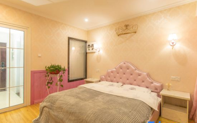 Wowo Theme Apartment (Chuzhou Modern City)