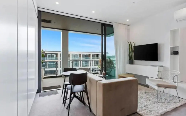 Sleek Modern Studio with Balcony by Zodiak Stays