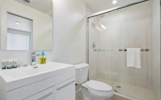 Miami Suite 201