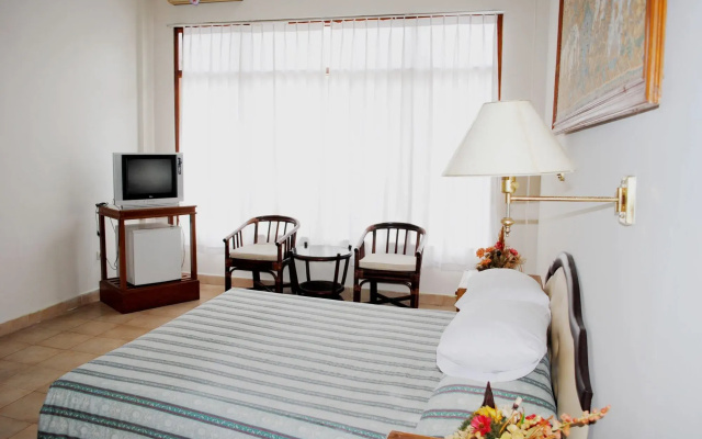 Warna Kedaton Hotel and Meeting