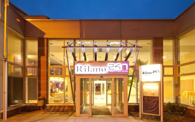 Отель Rilano 24/7 Hotel Wolfenbüttel Германия, Вольфенбюттель - отзывы, цены и фото номеров - забронировать отель Rilano 24/7 Hotel Wolfenbüttel онлайн вид на фасад