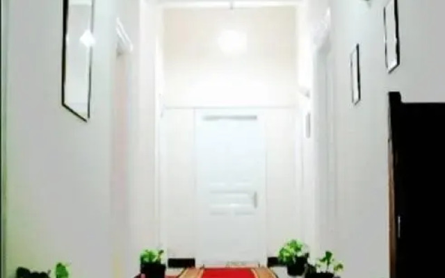 The Canadian Hostel