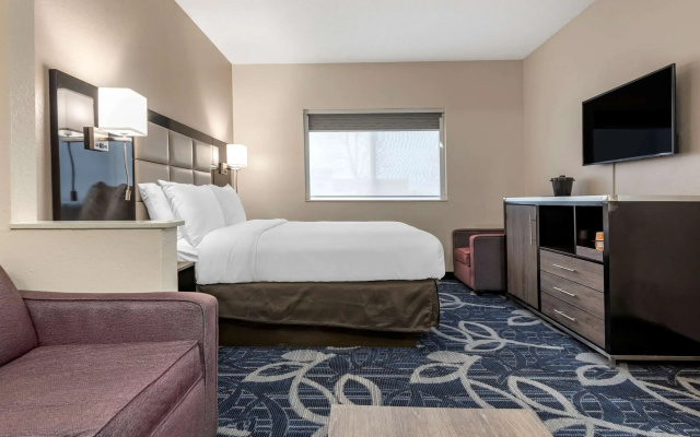 Comfort Inn & Suites Liverpool - Syracuse