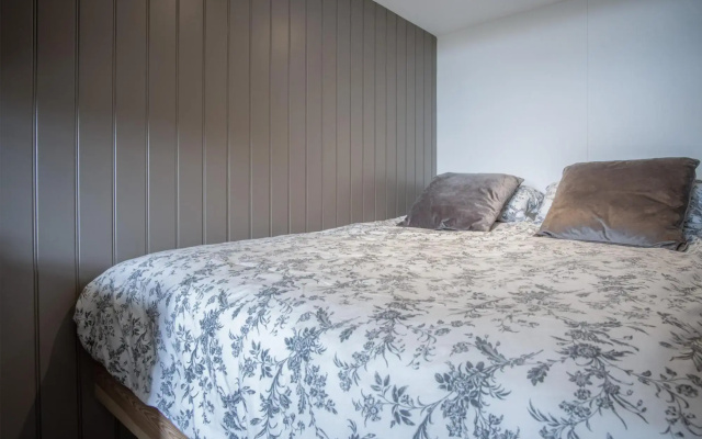 Cabin In The Woods - 1 Bed - Kilgetty