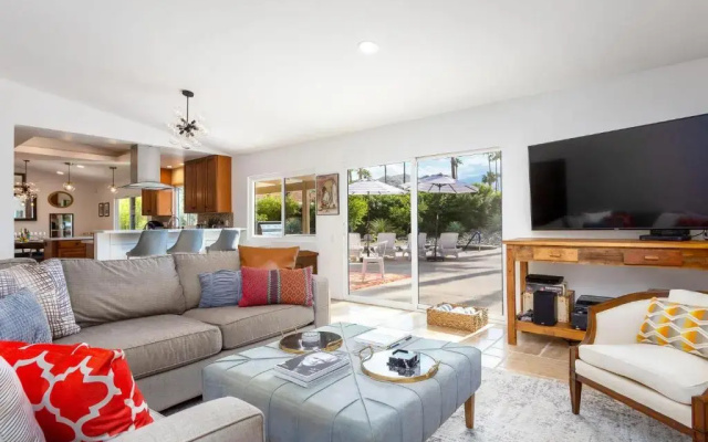 Modern Loma Vista