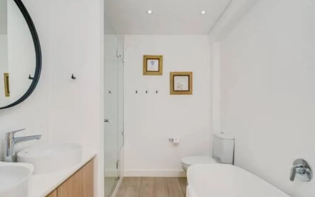 Beautiful Lock up go w Ocean Views Sundowner Views