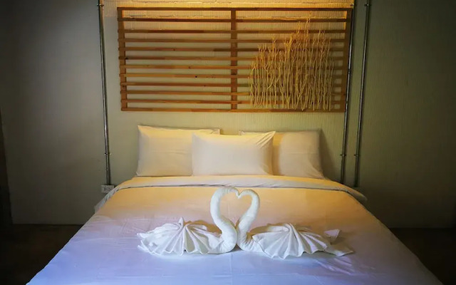 Hink Poshtel PhangNga