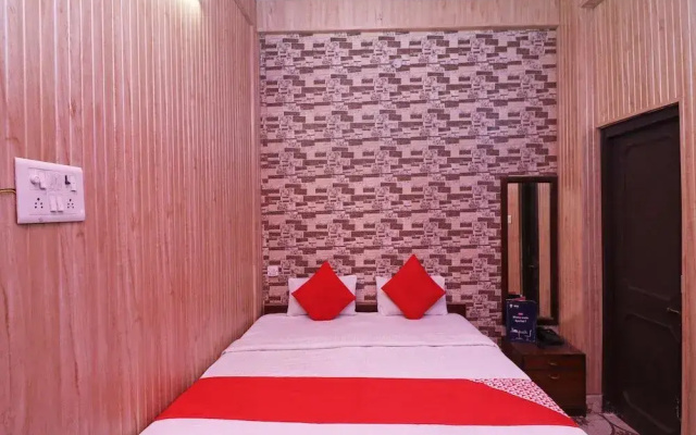 OYO 24473 Anuradha Palace
