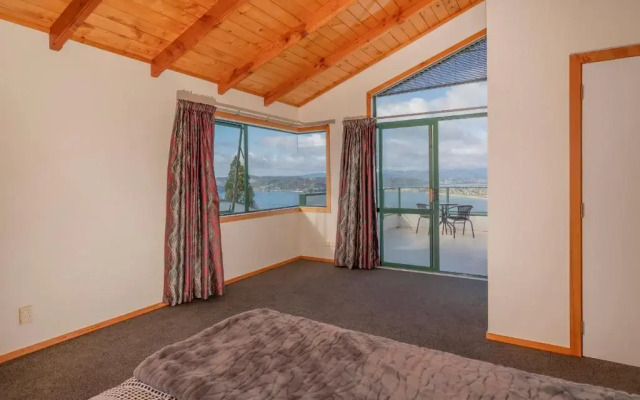 Sensational on Centennial - Whitianga Holiday Home