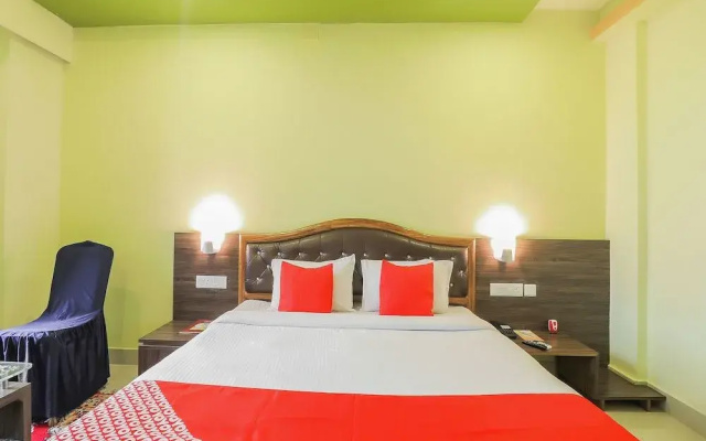 OYO 7583 Hotel Suraj Palace 1