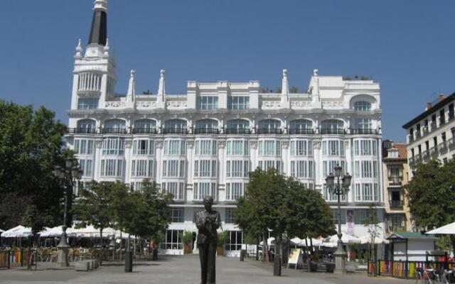 Отель 12 Rooms Мадрид вид на фасад