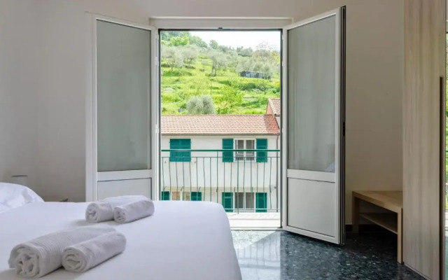 ALTIDO Family Flat with 3 Balconies, 10 Min to Beach
