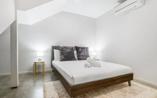 Northcote 3-bed Townhouse Near Cafes & Shops