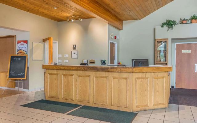 Jolly Roger Inn Resort