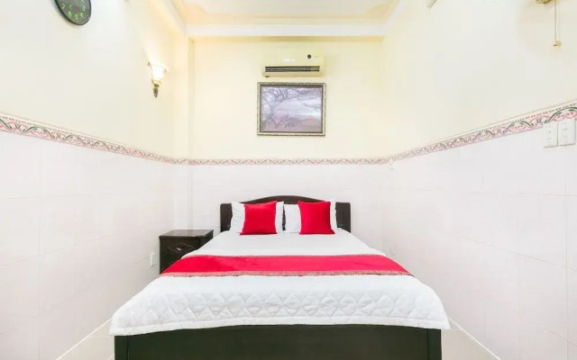 OYO 626 Quy Loc Hotel