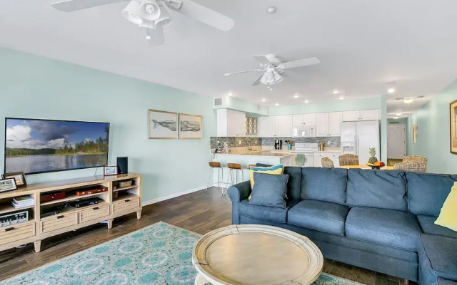 Beachside Condo in Tampa Bay by RedAwning
