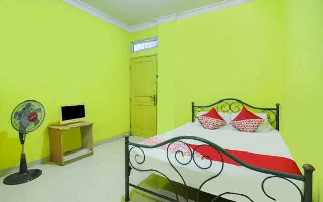 Hotel O Emes Jaya HomestayNearSamsung Electronic Indonesia PT