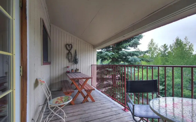 Alpenrose 303 2 Bedroom Condo by RedAwning