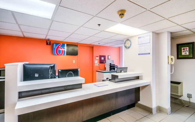 Motel 6 Chicago South Lansing 4808
