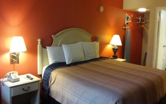Days Inn by Wyndham Hot Springs