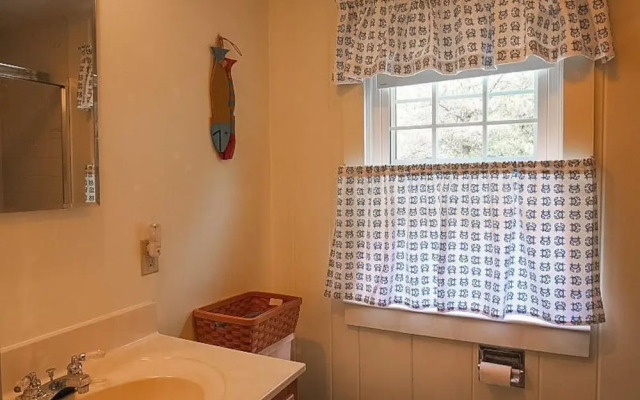 177 Cockle Cove Rd - Three Bedroom House