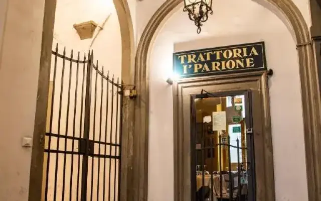 Studio in Tornabuoni within a Renaissance building