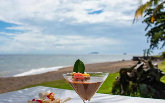 Amontillado Beach & Dive Resort