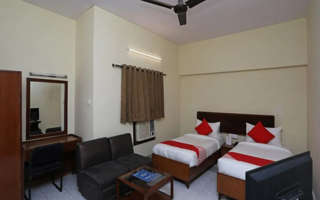 OYO 15791 Flagship Hotel Executive Hazratganj