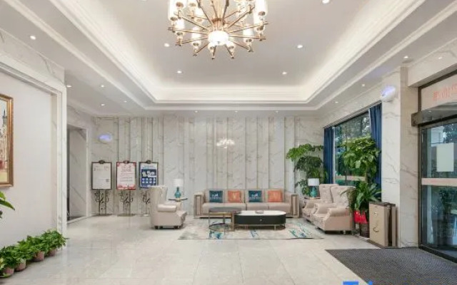 Vienna Hotel（Lianyuan Stadium Store）