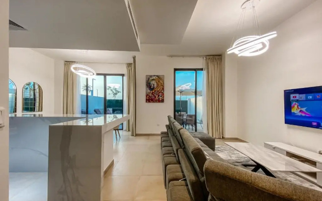 RH- 4BR Luxurious Villa with Private Pool, beach access