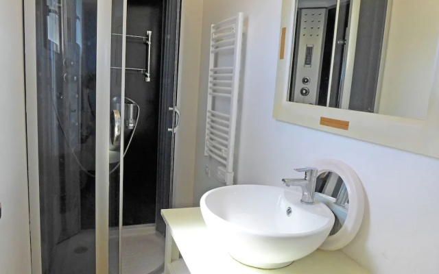Beautiful House With Private Pool and Large Garden