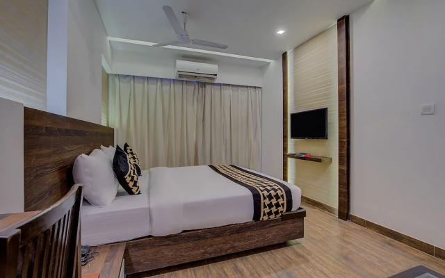 OYO 6829 Hotel Crown Inn
